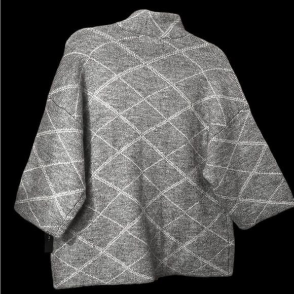 NWT Tahari Wool Blend Gray Oversized Diamond Design Women’s Coat Size S - Picture 7 of 12